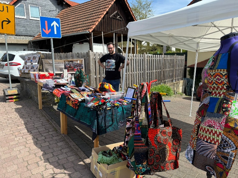 Photo of the flea market stand in Beedenkirchen